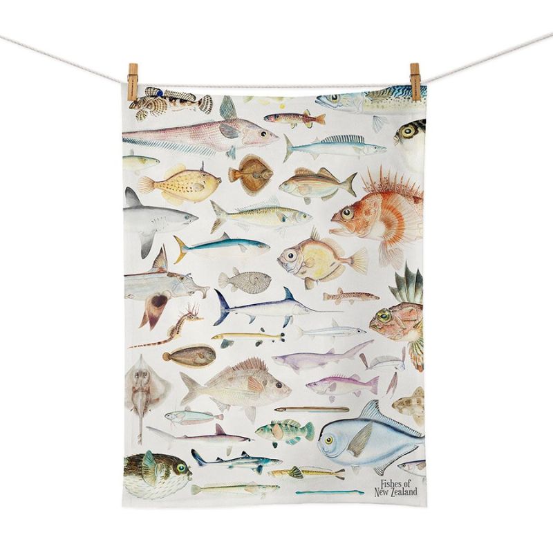 Cotton tea towel with vintage-style illustrations of New Zealand fish and eels - including snapper, kahawai, kingfish and more.