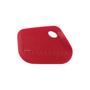  Rear view of the red Avanti silicone dough scraper showing smooth edge, hanging hole and cm markings.