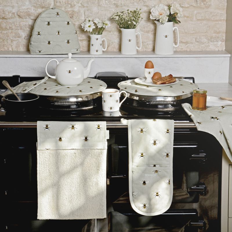 Sophie Allport double oven glove in bees design - NZ