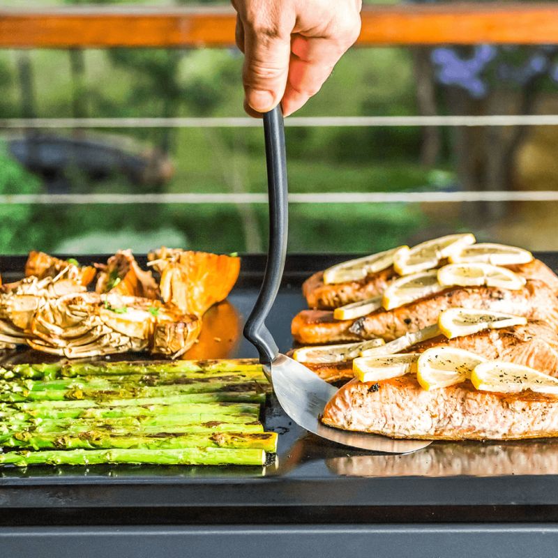 Dreamfarm BBQ Chopula stainless steel and nylon BBQ spatula with flexible chopping edge.