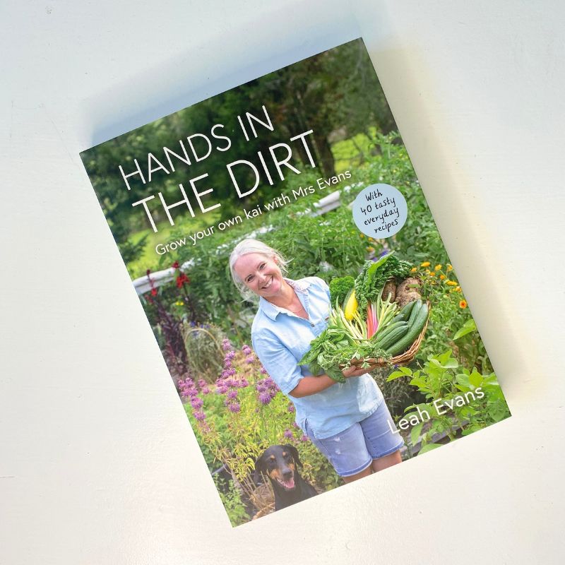 Hands in the Dirt (Leah Evans) | NZ