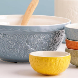 Mason Cash Home To Roost Hen Mixing Bowl in Blue (26cm) shown close up next to the matching prep bowls.