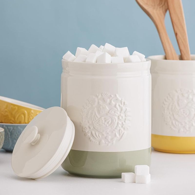 Mason Cash Home To Roost Storage Jar in Green 19 cm shown on a white background.