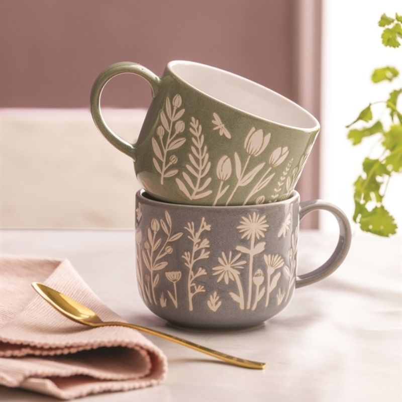 Mason Cash In The Meadow Blue Daisy Mug 400ml with embossed floral design