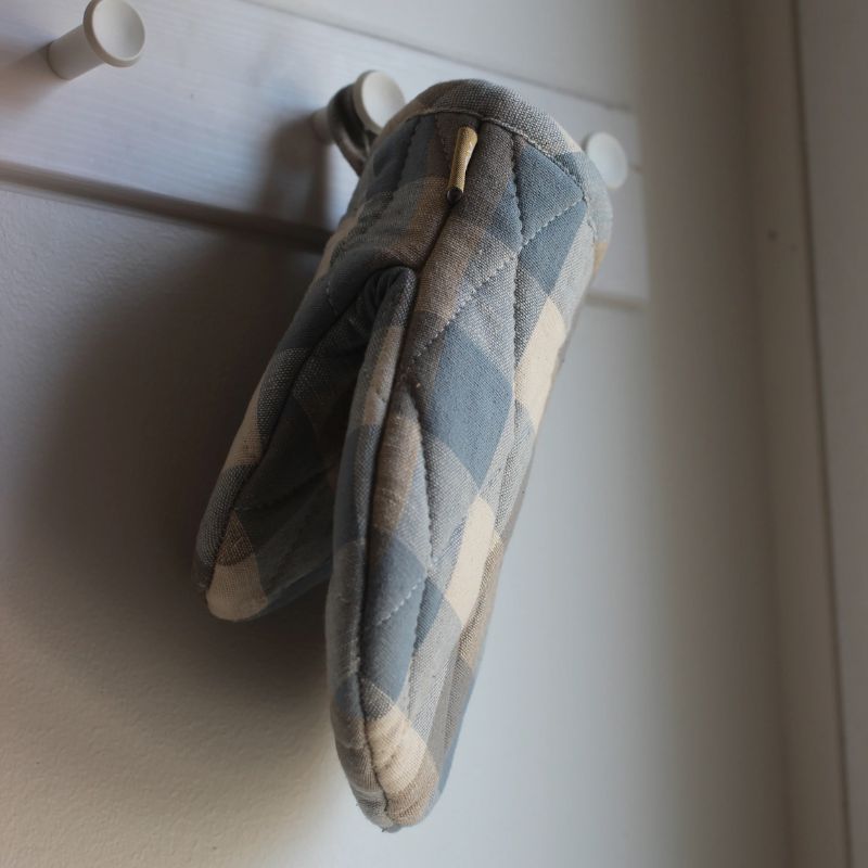 Raine & Humble Blue Haze double check short oven glove with quilted recycled cotton fibre blend - NZ