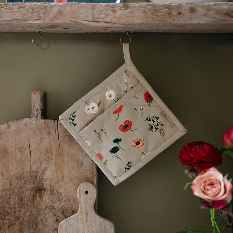 Sophie Allport Pot Grab / Holder - Poppy Meadow | NZ