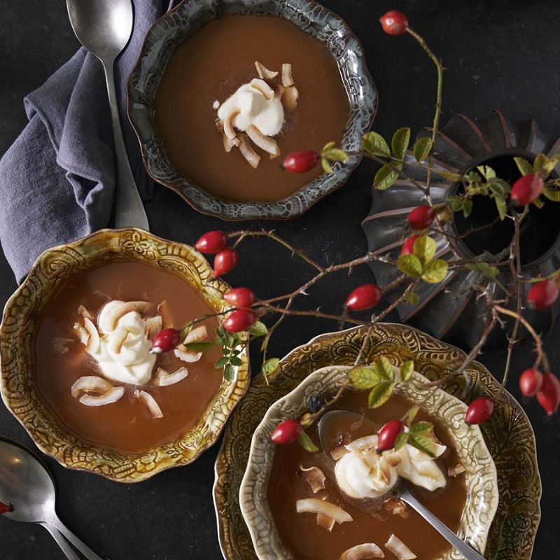 Sthal Arabesque 17 cm small bowl in Fig earthy brown with fluted edge and reactive glaze.