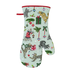 Ulster Weavers Christmas Cats Oven Mitt on a white background.