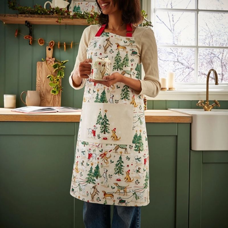 Ulster Weavers Winter Walkies Cotton Apron on a white background.