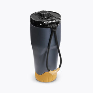 VSSL Rift Tumbler in colour Ash with a black lid on a white background.